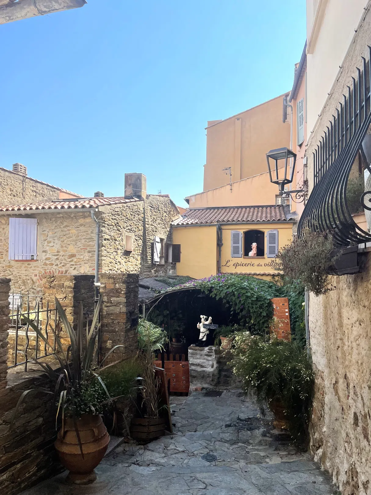 Street in Bormes-les-Mimosas
