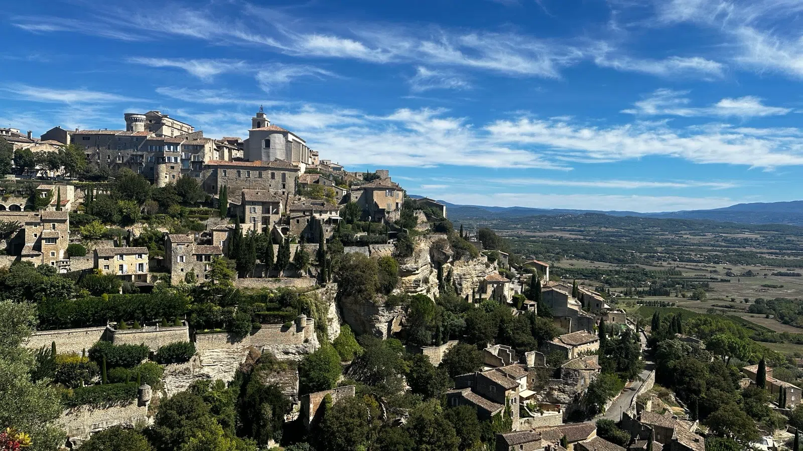 View of the perched village of Gordes