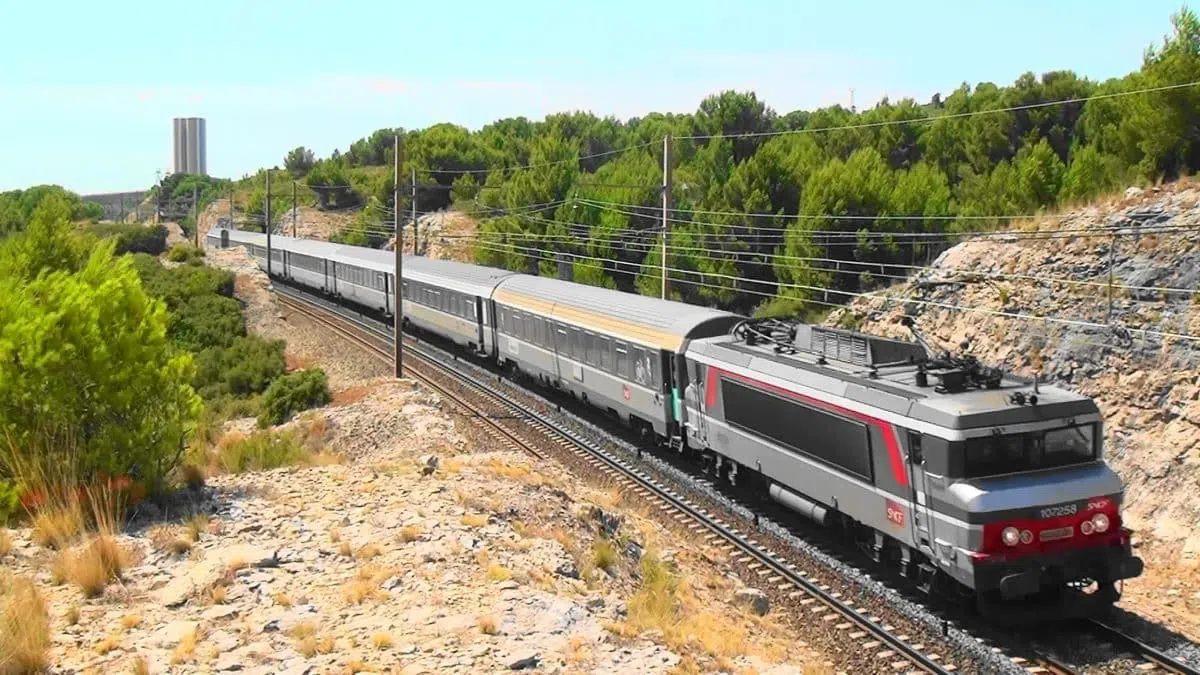 SNCF Intercités train