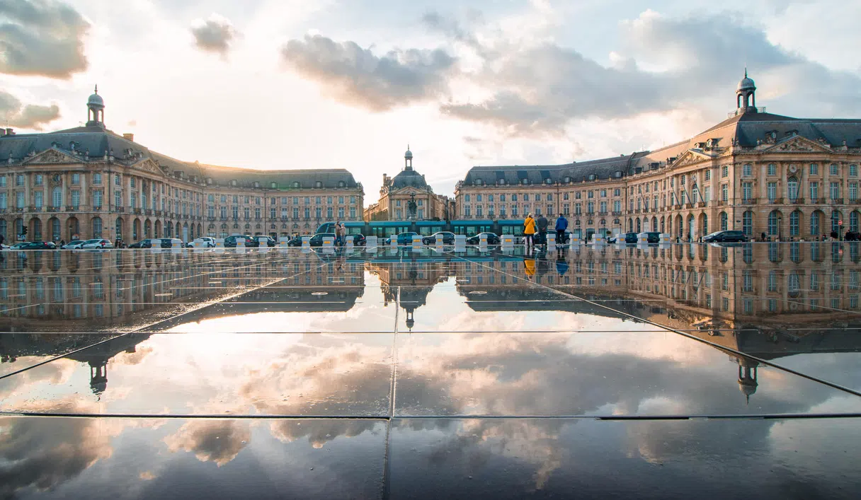 The Miroir d’Eau reflecting buildings along the Garonne in Bordeaux